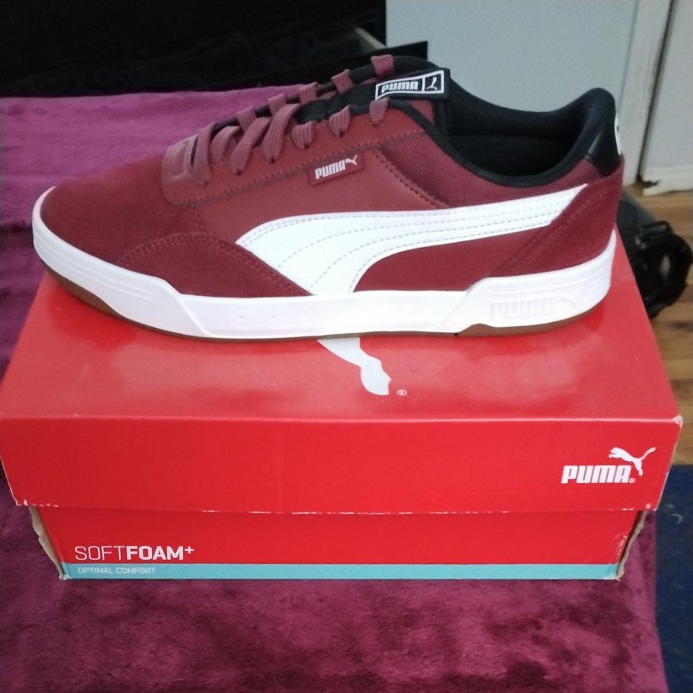 Puma Indoor Soccer Shoes (Red, Size 9 mens)